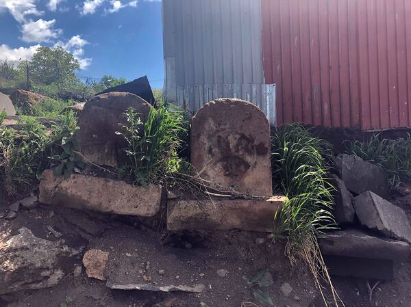 Օգնելու փոխարեն խոչընդոտում են. ի՞նչն է խանգարում Ջրառատի 7-րդ դարի եկեղեցու վերականգնմանը Օգնելու փոխարեն խոչընդոտում են. ի՞նչն է խանգարում Ջրառատի 7-րդ դարի եկեղեցու վերականգնմանը - Sputnik Արմենիա