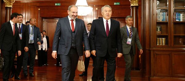 Премьер-министр Армении Никол Пашинян встретился с первым президентом Казахстана Нурсултаном Назарбаевым (28 мая 2019). Нур-Султан - Sputnik Армения