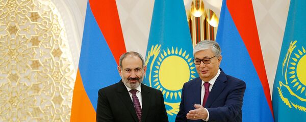 Встреча премьер-министра Армении Никола Пашиняна и президента Казахстана Касыма-Жомарта Токаева (29 мая 2019). Нур-Султан - Sputnik Արմենիա