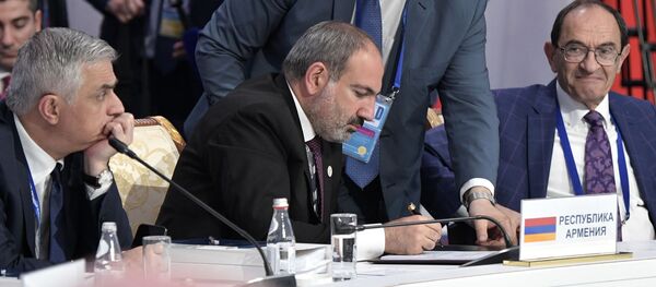 Премьер-министр Армении Никол Пашинян на заседании Высшего Евразийского экономического совета, приуроченного к пятилетию подписания Договора о Евразийском экономическом союзе (29 мая 2019). Нур-Султан - Sputnik Армения