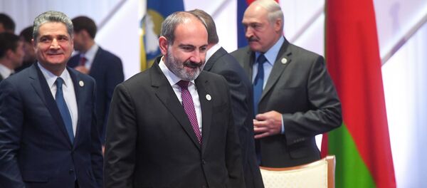 Премьер-министр Армении Никол Пашинян на заседании Высшего Евразийского экономического совета (29 мая 2019). Нур-Султан Премьер-министр Армении Никол Пашинян на заседании Высшего Евразийского экономического совета (29 мая 2019). Нур-Султан - Sputnik Армения