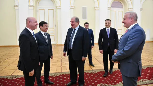 Президент Армен Саркисян провел рабочий обед с послами Беларуси, Казахстана и России (29 мая 2019). Еревaн - Sputnik Армения