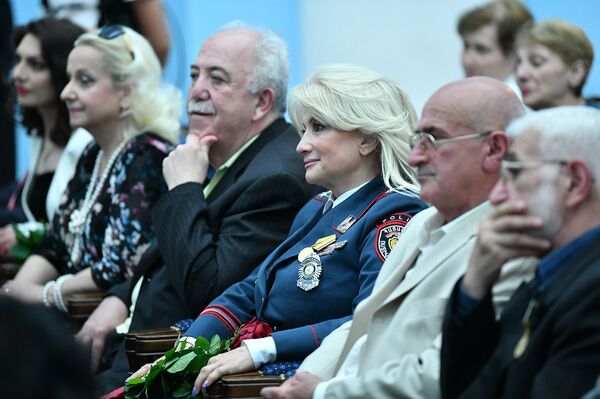 Նախագահը պարգևներ է հանձնել տարբեր ոլորտների գործիչների` ոստիկան, փաստաբան, գրող ու մարզիկ - Sputnik Արմենիա