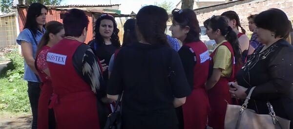 Сотрудницы компании Sasstex Сотрудницы компании Sasstex - Sputnik Արմենիա