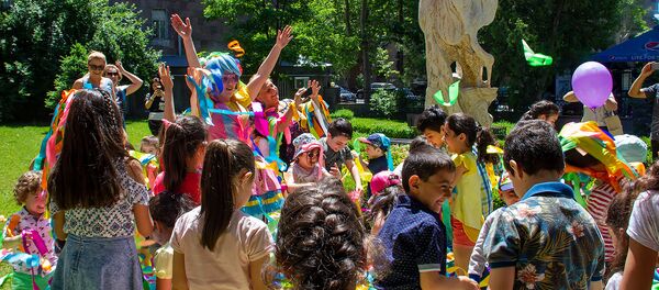 Праздничное мероприятие в преддверии всемирного дня защиты детей в МЦ Арабкир (30 мая 2019). Еревaн - Sputnik Արմենիա