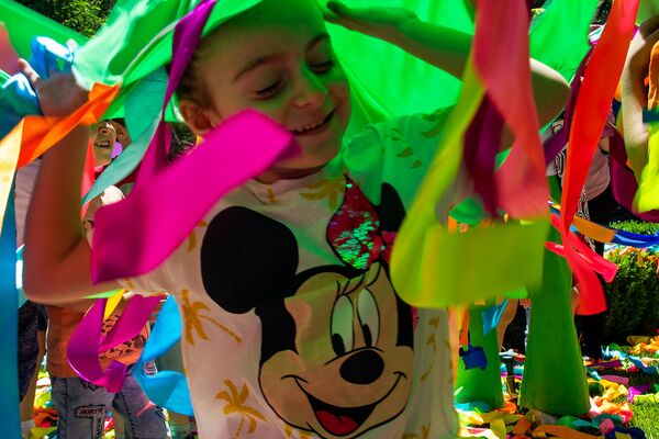 Их нужно защищать от волков, львов и... мам: как живется в Армении детям с эпилепсией Их нужно защищать от волков, львов и... мам: как живется в Армении детям с эпилепсией - Sputnik Армения