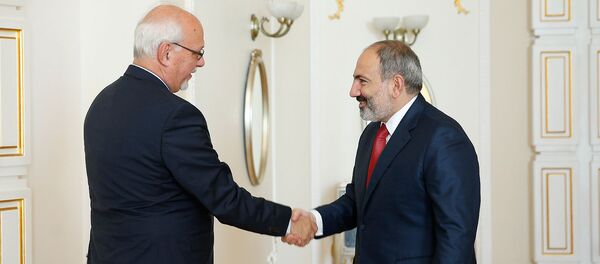 Встреча премьер-министра Армении Никола Пашиняна и гендиректора по правам человека и верховенству права Секретариата Совета Европы Кристоса Джакумопулоса (31 мая 2019). Еревaн Встреча премьер-министра Армении Никола Пашиняна и гендиректора по правам человека и верховенству права Секретариата Совета Европы Кристоса Джакумопулоса (31 мая 2019). Еревaн - Sputnik Армения