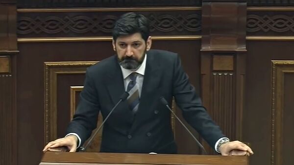 Վահե Գրիգորյանին ՍԴ նոր անդամ ընտրելու քաղաքական գործոնն ու բաղկացուցիչը Վահե Գրիգորյանին ՍԴ նոր անդամ ընտրելու քաղաքական գործոնն ու բաղկացուցիչը - Sputnik Արմենիա