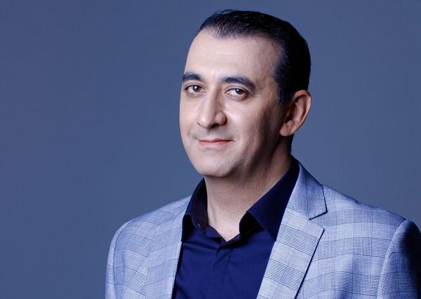 Ճանաչված հայերից ովքե՞ր են հրաժարվել սիգարետից, կամ ծխելուց առաջ հիշեք համբուրվելու մասին Ճանաչված հայերից ովքե՞ր են հրաժարվել սիգարետից, կամ ծխելուց առաջ հիշեք համբուրվելու մասին - Sputnik Արմենիա