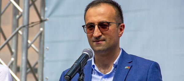 Министр здравоохранения Арсен Торосян на флэш-мобе приуроченному к Международному дню без тобака (31 мая 2019). Еревaн - Sputnik Արմենիա