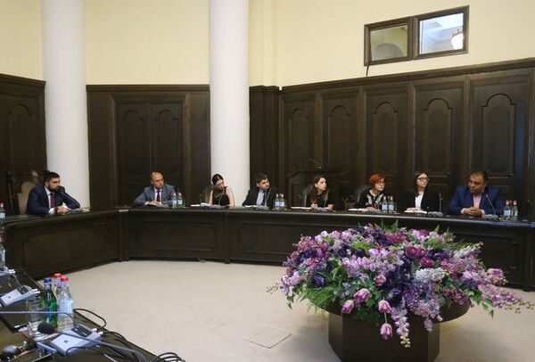 Кабмин Армении изучит пути решения проблемы с зарплатами строителей трассы Север-Юг Кабмин Армении изучит пути решения проблемы с зарплатами строителей трассы Север-Юг - Sputnik Армения