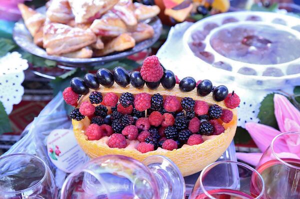 Малиновая революция: как женщины в горах Армении борются с бедностью - Sputnik Армения