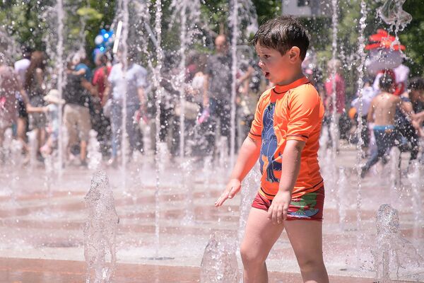 Новое место отдыха для детей и взрослых: в Ереване открылся парковый комплекс - Sputnik Армения