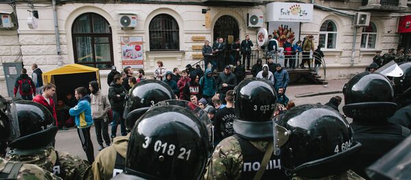 Акции радикалов у украинских филиалов Сбербанка - Sputnik Армения