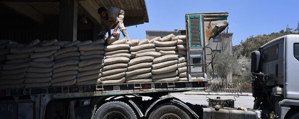 Отгрузка цемента в машину на цементном заводе - Sputnik Արմենիա