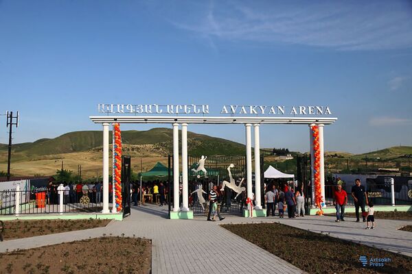 Կխաղան արդյո՞ք հայկական 2 թիմերն իրար դեմ, կամ ֆուտբոլային տոնն Արցախին նոր ճանաչում կբերի Կխաղան արդյո՞ք հայկական 2 թիմերն իրար դեմ, կամ ֆուտբոլային տոնն Արցախին նոր ճանաչում կբերի - Sputnik Արմենիա