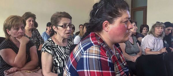 Сотрудницы Sasstex на приеме у губернатора Ширака Тиграна Петросяна (3 июня 2019). Гюмри - Sputnik Արմենիա