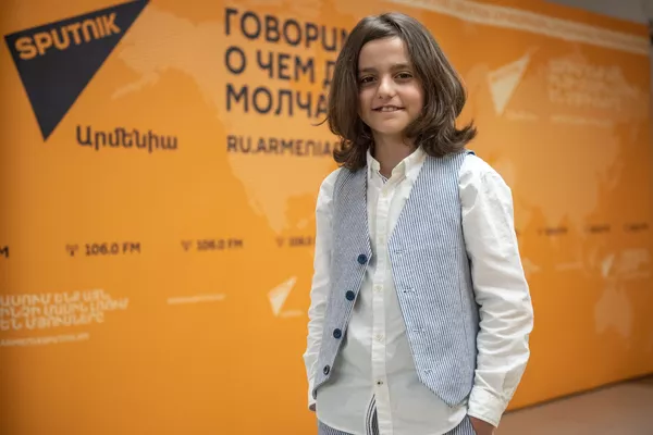 Не хочу этим страдать: певец Миша Григорян о главном страхе и самом значимом проекте Не хочу этим страдать: певец Миша Григорян о главном страхе и самом значимом проекте - Sputnik Армения