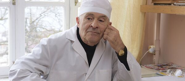 Стоматолог-хирург Борис Яногян Стоматолог-хирург Борис Яногян - Sputnik Արմենիա