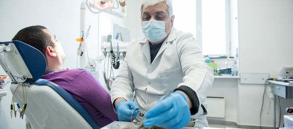 Врач-стоматолог Армен Бабаян - Sputnik Армения