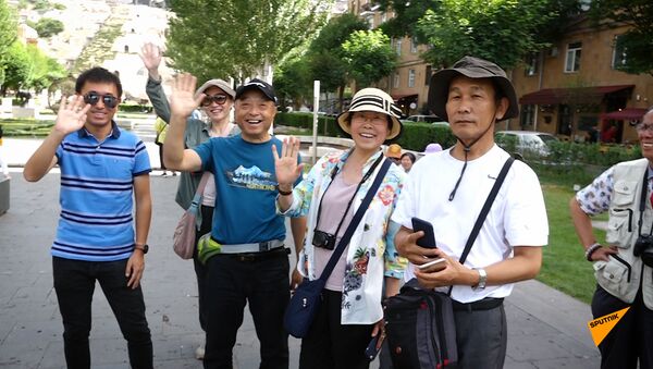 Ինչպես են չինացի զբոսաշրջիկները հանգստանում Երևանում - Sputnik Արմենիա