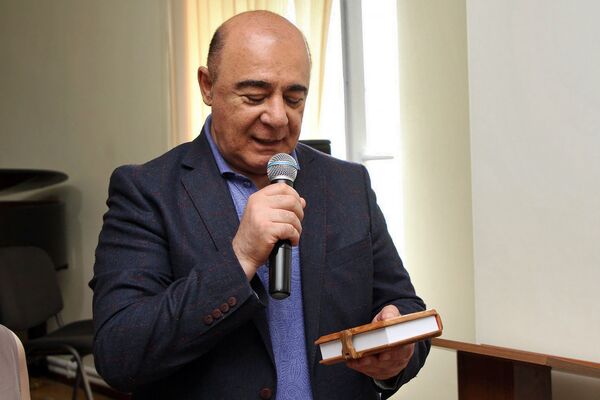 Неслучайный город для рок-звезд: зачем Ян Гиллан и Тони Айомми вновь приехали в Гюмри - Sputnik Армения