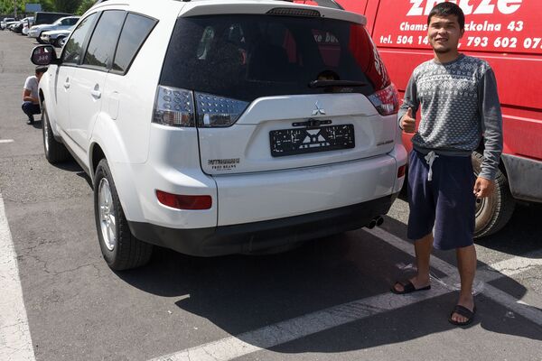 Удовольствие здесь и сейчас, или Что стоит за наплывом в Армению водителей из Казахстана - Sputnik Армения