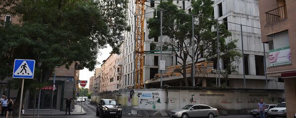 Новостройка на перекрестке улиц Пушкина и Терьяна - Sputnik Армения