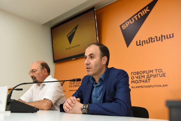 Լավ լրագրողը վարչապետ էլ կդառնա. դպրոցականները հյուրընկալվել էին Sputnik Արմենիայում Լավ լրագրողը վարչապետ էլ կդառնա. դպրոցականները հյուրընկալվել էին Sputnik Արմենիայում - Sputnik Արմենիա