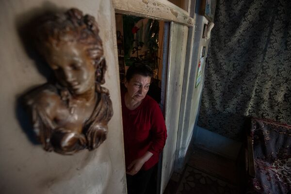 От дома — только трещины: женщине в Армении не помог и сертификат на покупку жилья - Sputnik Армения