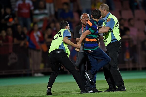 Երկու պատմություն` Հենոյի ու Գևորգ Ղազարյանի մասնակցությամբ. ի՞նչ կատարվեց խաղից հետո - Sputnik Արմենիա