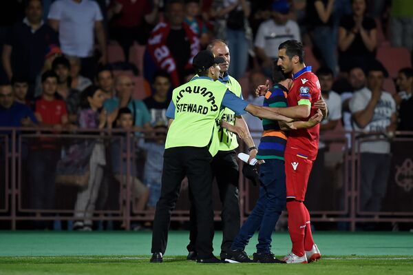 Երկու պատմություն` Հենոյի ու Գևորգ Ղազարյանի մասնակցությամբ. ի՞նչ կատարվեց խաղից հետո - Sputnik Արմենիա