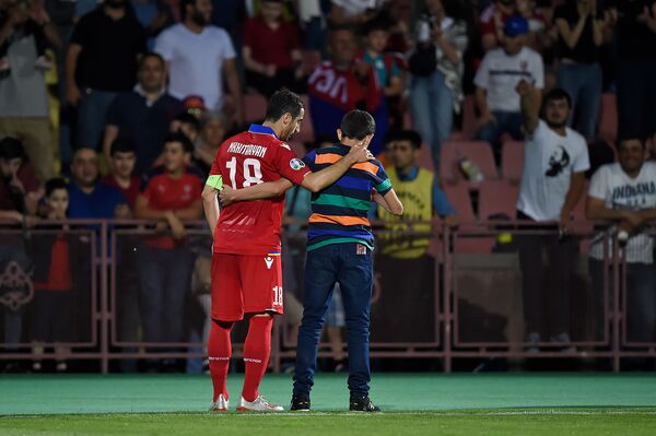 Երկու պատմություն` Հենոյի ու Գևորգ Ղազարյանի մասնակցությամբ. ի՞նչ կատարվեց խաղից հետո - Sputnik Արմենիա