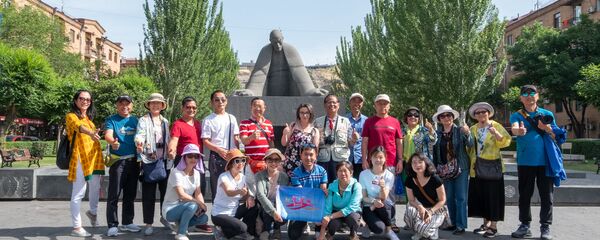 Туристы из Китая в Ереване - Sputnik Армения