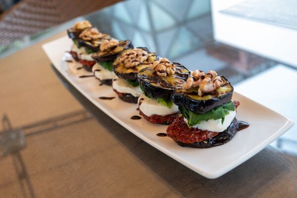 Вкусная Армения: этот легкий салат – просто летняя бомба Вкусная Армения: этот легкий салат – просто летняя бомба - Sputnik Армения