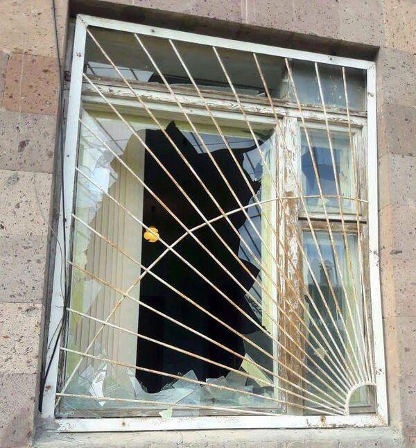 Պայթյուն  Վեդիի քաղաքապետարանում. տղամարդը նռնակ է նետել. պայթեցվել է ՔԿԱԳ-ն - Sputnik Արմենիա