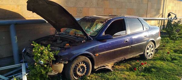 Дорожно-транспортное происшествие на проспекте Исакова (9 июня 2019). Еревaн - Sputnik Армения