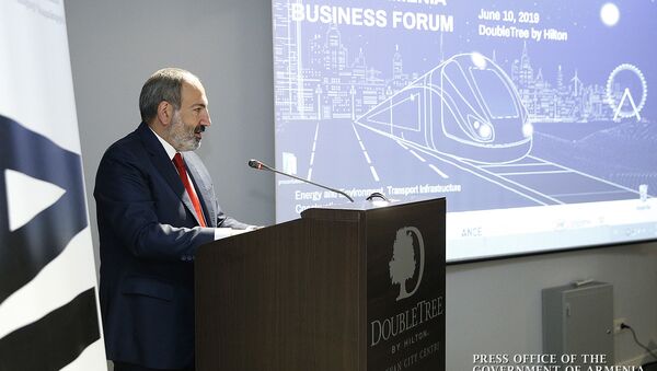 Никол Пашинян на открытии армяно-итальянского бизнес-форума в Ереване. 10 июня 2019, Ереван - Sputnik Արմենիա