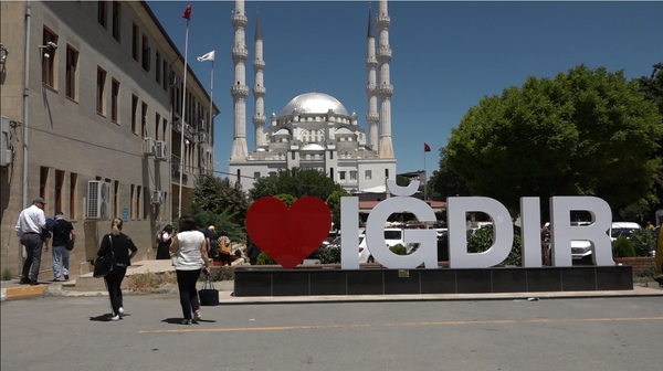 Պատմական չվերթ` Երևանից Վան. Հայաստանի 1–ին և վերջին մայրաքաղաքներին 35 րոպե է բաժանում Պատմական չվերթ` Երևանից Վան. Հայաստանի 1–ին և վերջին մայրաքաղաքներին 35 րոպե է բաժանում - Sputnik Արմենիա