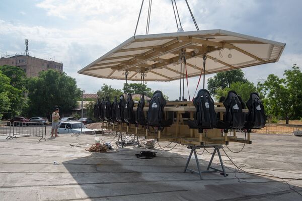 Նախաճաշ կամ ընթրիք ամպերի ներքո. Երևանում կբացվի առաջին կախովի ռեստորանը. լուսանկարներ Նախաճաշ կամ ընթրիք ամպերի ներքո. Երևանում կբացվի առաջին կախովի ռեստորանը. լուսանկարներ - Sputnik Արմենիա