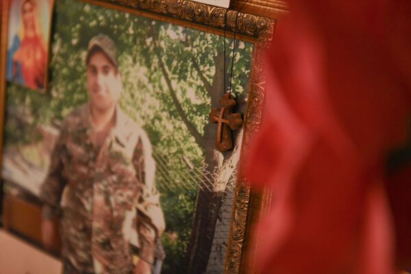 Խնդրում եմ, այնպես անես` մայրս չլացի. ապրիլյանի տղաներից Բագրատ Ալեքսանյանի վերջին տողերը - Sputnik Արմենիա