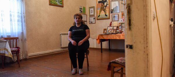 Мама героя Апрельской войны Баграта Алексаняна Нарине Асрян - Sputnik Արմենիա