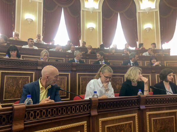 Լուրջ նպատակներով ու մեծ պատվիրակությամբ. Գյումրին հյուրընկալել է իտալացիներին Լուրջ նպատակներով ու մեծ պատվիրակությամբ. Գյումրին հյուրընկալել է իտալացիներին - Sputnik Արմենիա