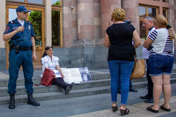 Мухлеж с квадратными метрами? Жители ереванского Конда требуют перемерить свои дома - Sputnik Армения