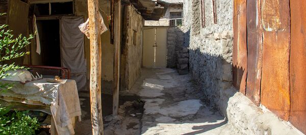 Дворик в Конде - Sputnik Արմենիա