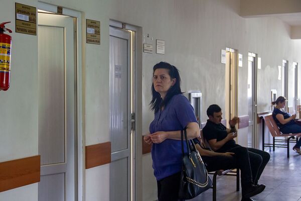 Очередей меньше не стало, но уверяют, что станет: революция в поликлиниках Армении - Sputnik Армения