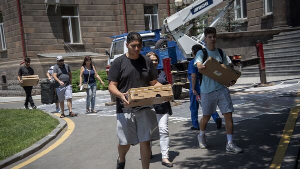 Подростки из Диаспоры в рамках волонтерской работы в Армении побывали в Реабилитационном центре защитника Отечества (13 июня 2019). Еревaн - Sputnik Արմենիա