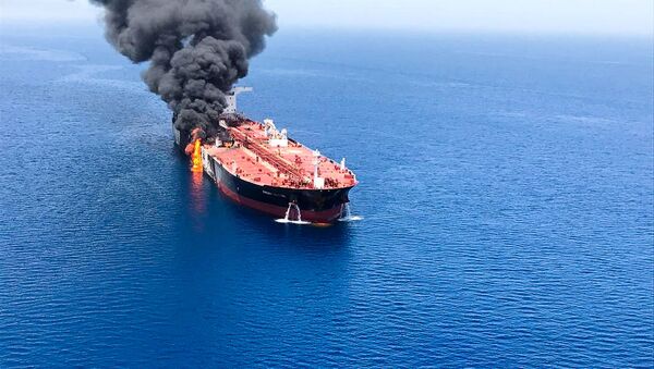 Горящий танкер у побережья Омана (13 июня 2019). Оманский залив - Sputnik Արմենիա