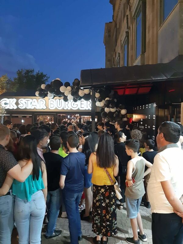 Без Тимати, но для избранных: как в Ереване под шумок открыли ресторан Black Star Burger - Sputnik Армения