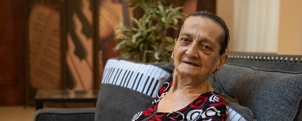 Старейший педагог Армении — 100-летняя Мариам Тонян - Sputnik Армения